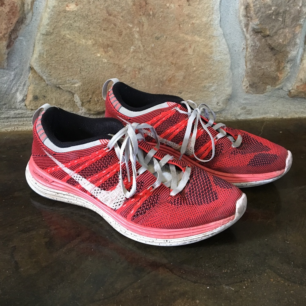NIKE Womens Shoes